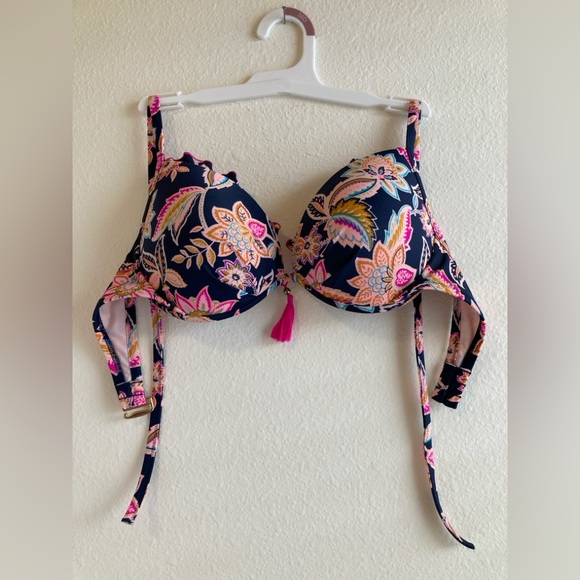 Shade & Shore Other - Shade & Shore Navy Pink Floral Bikini Top Size 34D Ruffle Tassel Swim